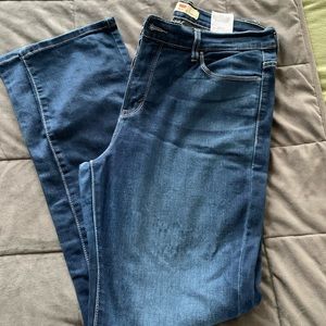 Levi’s slimming 512 skinny jeans